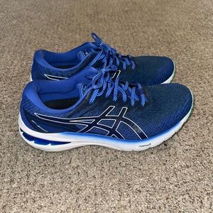 Women’s ASICS GT 2000-10
